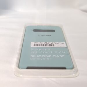 Samsung Galaxy S10+ Silicone Case in Light Blue